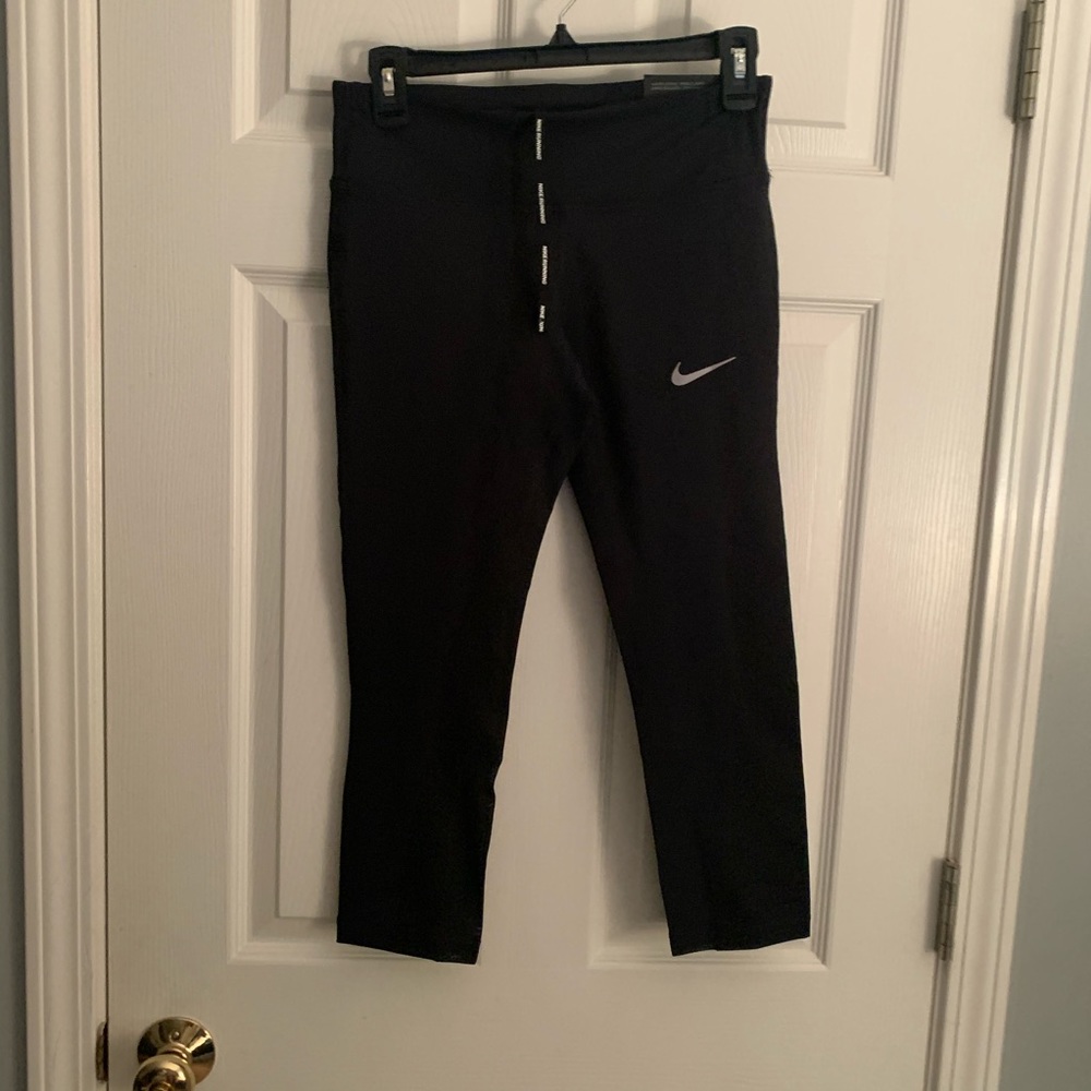 Nike Capri leggings. NWT